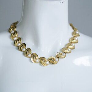 Vintage Gold Tone  an Faux Pearl Articulated Choker